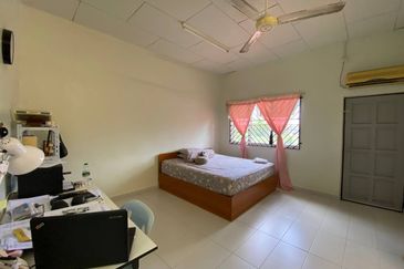 DOUBLE STOREY HOUSE @ TAMAN SERI BAYU, MERSING