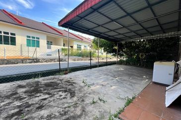 SEMI-D TAMAN BUNGA, MUAR FOR SALE