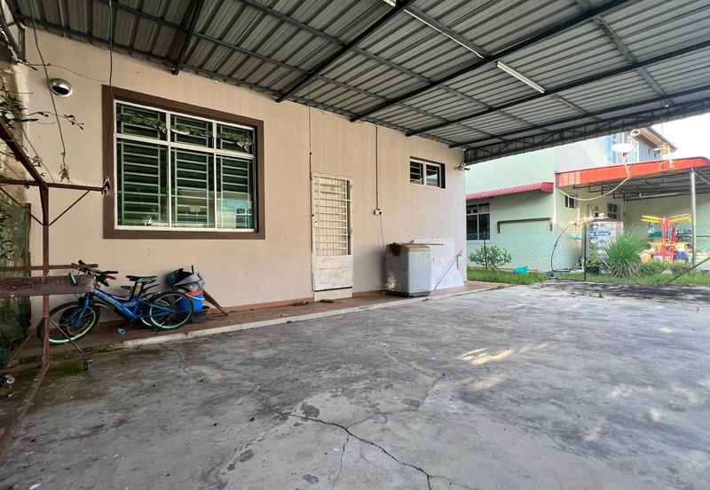 SEMI-D TAMAN BUNGA, MUAR FOR SALE