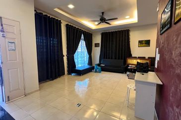 SEMI-D TAMAN BUNGA, MUAR FOR SALE