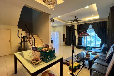 SEMI-D TAMAN BUNGA, MUAR FOR SALE