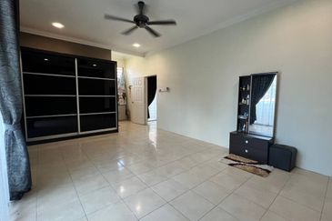 SEMI-D TAMAN BUNGA, MUAR FOR SALE