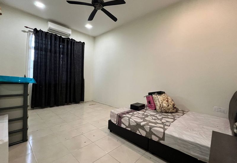 SEMI-D TAMAN BUNGA, MUAR FOR SALE