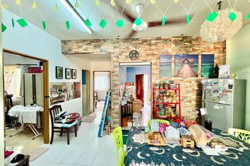 Lily & Jasmine Apartment