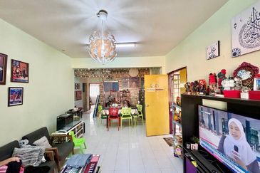 Lily & Jasmine Apartment