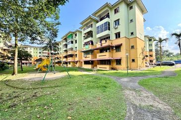 Lily & Jasmine Apartment