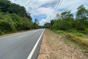 TANAH 2.7 EKAR TEPI PANTAI MERSING FOR SALE