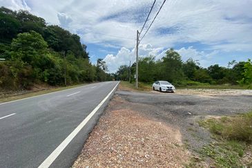 TANAH 2.7 EKAR TEPI PANTAI MERSING FOR SALE