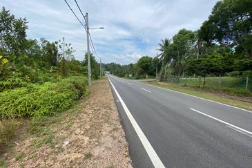 TANAH 2.7 EKAR TEPI PANTAI MERSING FOR SALE