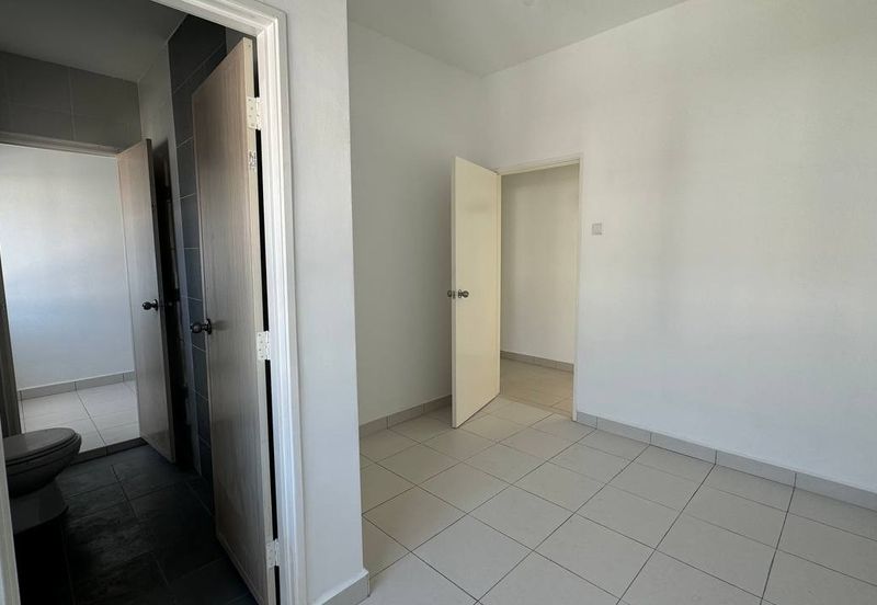 Tongkang Pecah Local Pecah