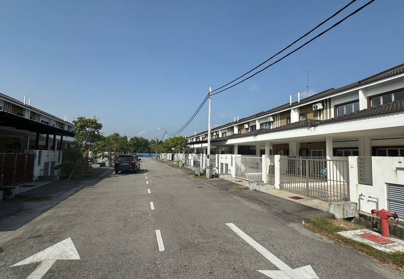 Tongkang Pecah Local Pecah