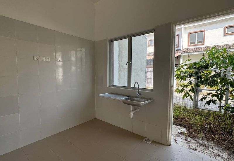 Tongkang Pecah Local Pecah