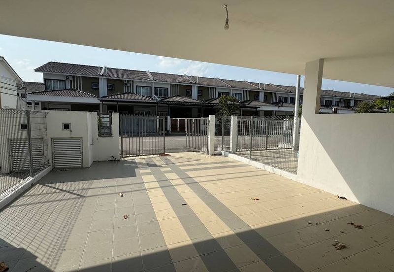 Tongkang Pecah Local Pecah