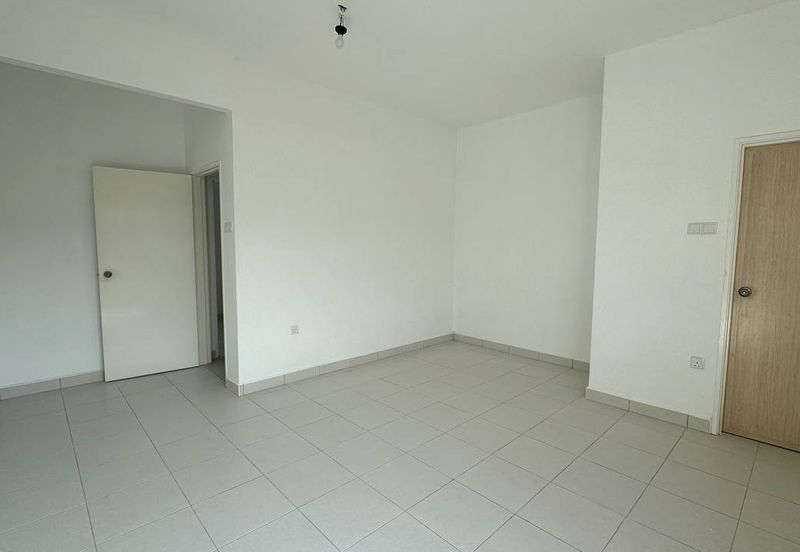 Tongkang Pecah Local Pecah