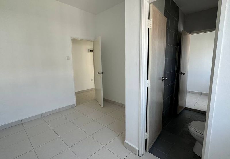 Tongkang Pecah Local Pecah