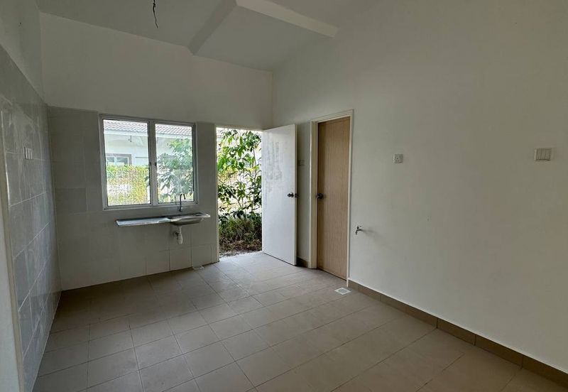 Tongkang Pecah Local Pecah