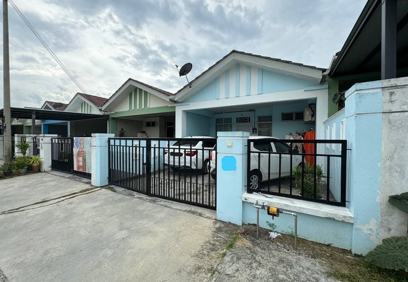 Taman Tanjung Puteri Resort