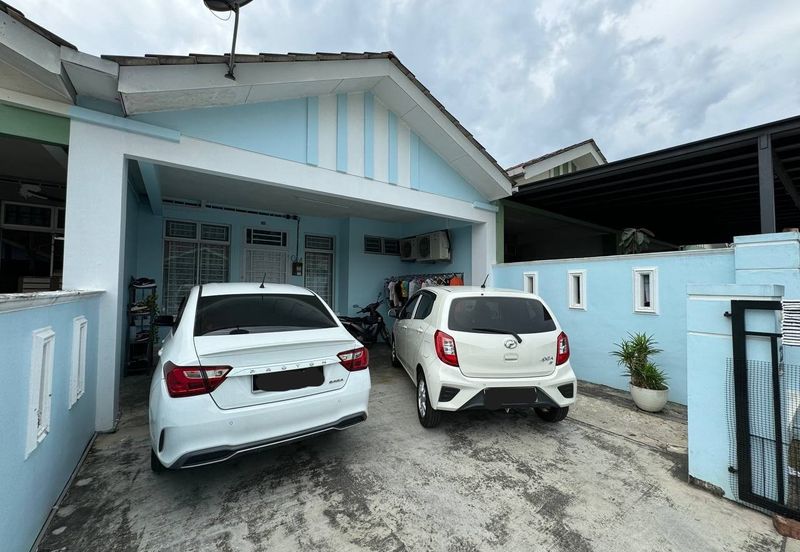 Taman Tanjung Puteri Resort