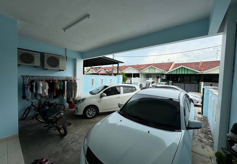 Taman Tanjung Puteri Resort