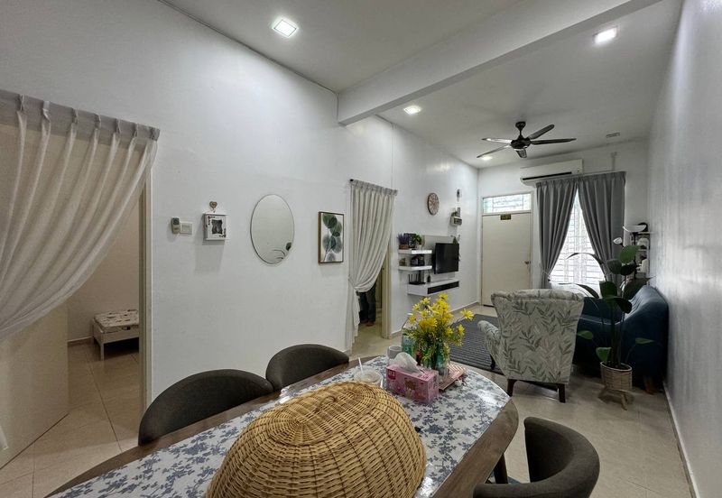 Taman Tanjung Puteri Resort