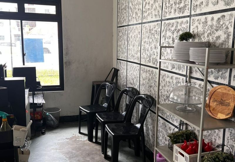 BUNGALOW SINGLE STOREY @ JALAN DATIN HALIMAH, LARKIN FOR SALE