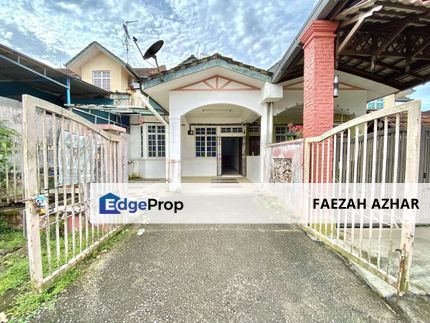 JALAN SOGA, TAMAN BUKIT TIRAM / ONE AND HALF STOREY HOUSE FOR SALE, Johor, Ulu Tiram