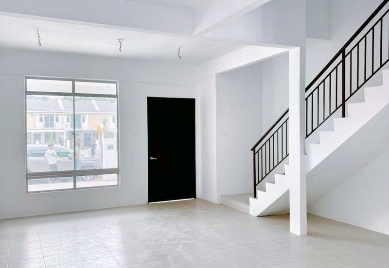 LIKE NEW HOUSE / TAMAN SCIENTEX KOTA TINGGI / ORIGINAL UNiT HOUSE FOR SALE