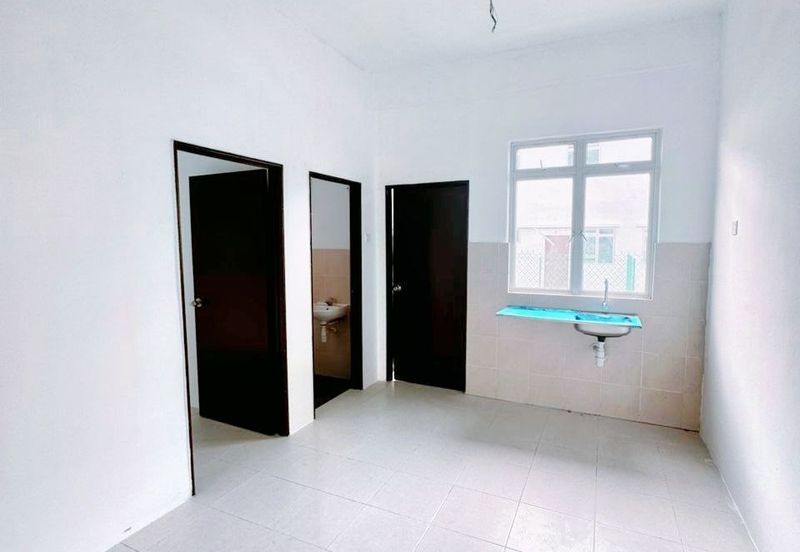 LIKE NEW HOUSE / TAMAN SCIENTEX KOTA TINGGI / ORIGINAL UNiT HOUSE FOR SALE