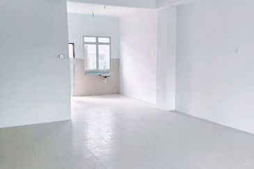 LIKE NEW HOUSE / TAMAN SCIENTEX KOTA TINGGI / ORIGINAL UNiT HOUSE FOR SALE