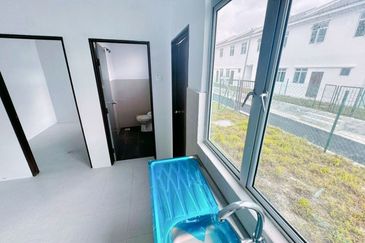 LIKE NEW HOUSE / TAMAN SCIENTEX KOTA TINGGI / ORIGINAL UNiT HOUSE FOR SALE