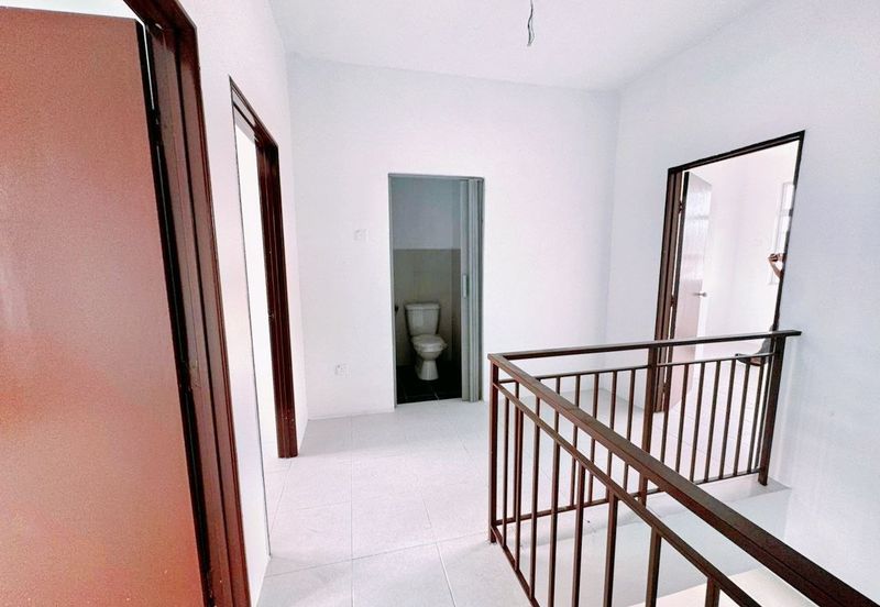 LIKE NEW HOUSE / TAMAN SCIENTEX KOTA TINGGI / ORIGINAL UNiT HOUSE FOR SALE