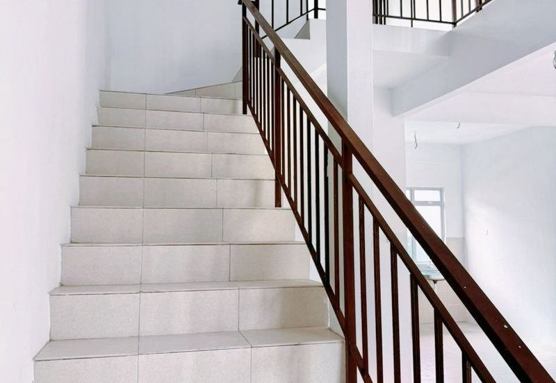 LIKE NEW HOUSE / TAMAN SCIENTEX KOTA TINGGI / ORIGINAL UNiT HOUSE FOR SALE