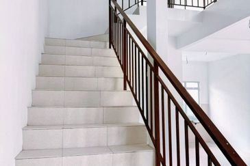 LIKE NEW HOUSE / TAMAN SCIENTEX KOTA TINGGI / ORIGINAL UNiT HOUSE FOR SALE