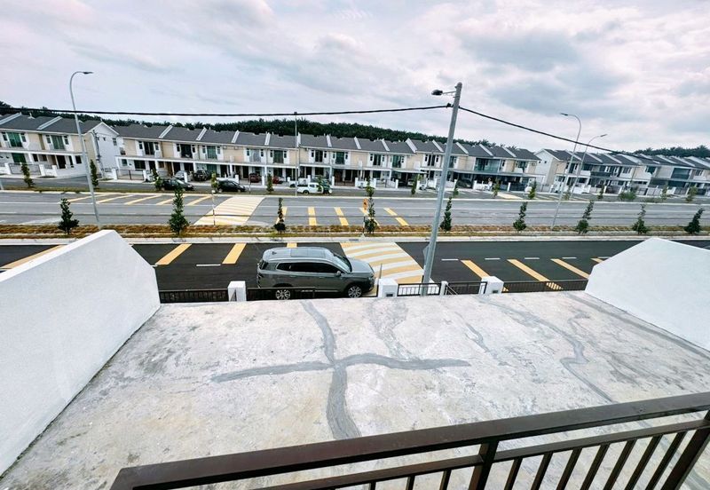 LIKE NEW HOUSE / TAMAN SCIENTEX KOTA TINGGI / ORIGINAL UNiT HOUSE FOR SALE