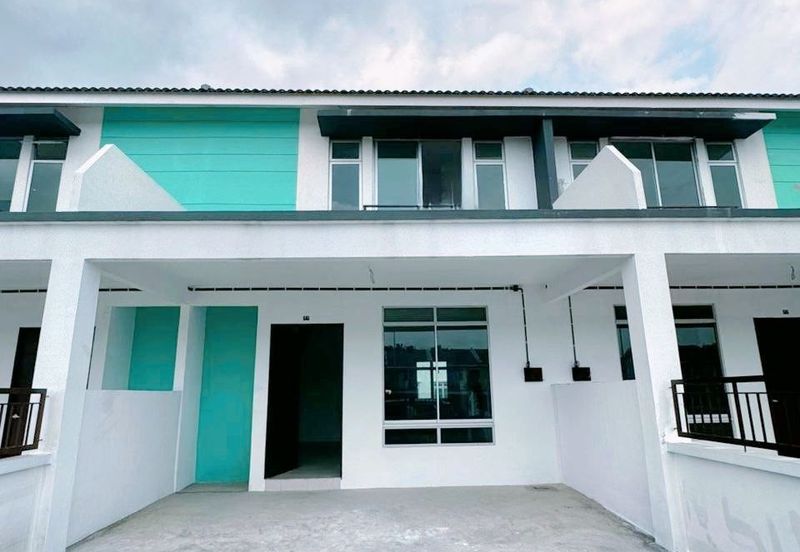 LIKE NEW HOUSE / TAMAN SCIENTEX KOTA TINGGI / ORIGINAL UNiT HOUSE FOR SALE