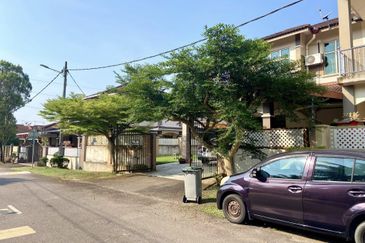OPEN FACING SEMID HOUSE @ TAMAN KIARA, PALOH KLUANG FOR SALE