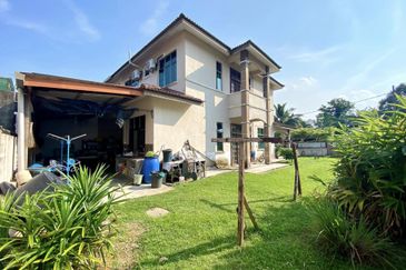 OPEN FACING SEMID HOUSE @ TAMAN KIARA, PALOH KLUANG FOR SALE