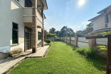 OPEN FACING SEMID HOUSE @ TAMAN KIARA, PALOH KLUANG FOR SALE