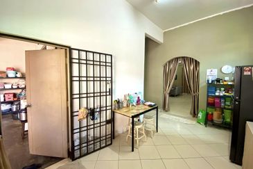 OPEN FACING SEMID HOUSE @ TAMAN KIARA, PALOH KLUANG FOR SALE