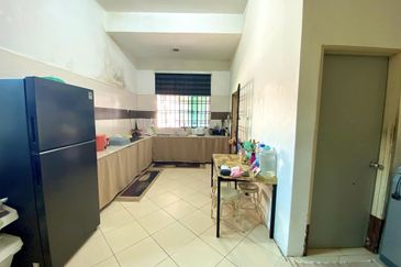 OPEN FACING SEMID HOUSE @ TAMAN KIARA, PALOH KLUANG FOR SALE