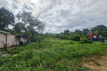 TANAH PERTANIAN BATU LAYAR, BANDAR PENAWAR UNTUK DIJUAL