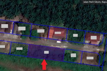 TANAH LOT GERAN INDIVIDU @ PARIT SIKOM, PONTIAN UNTUK DIJUAL
