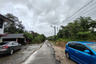 TANAH LOT GERAN INDIVIDU @ PARIT SIKOM, PONTIAN UNTUK DIJUAL