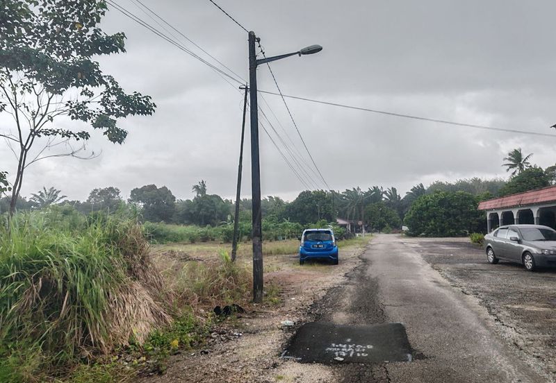TANAH LOT GERAN INDIVIDU @ PARIT SIKOM, PONTIAN UNTUK DIJUAL