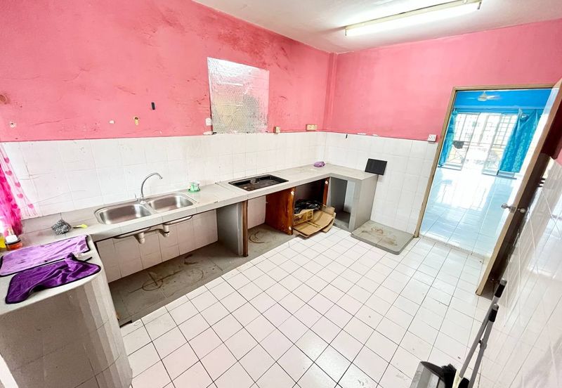 Lily & Jasmine Apartment