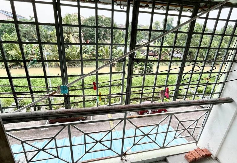 Lily & Jasmine Apartment