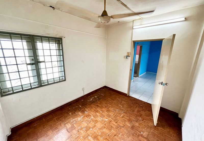 Lily & Jasmine Apartment