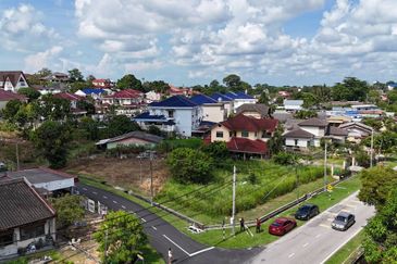 TANAH LOT @ KG BAHAGIA, BATU PAHAT FOR SALE