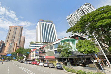 Adjoining Shops Renting to Bank @ High ROI