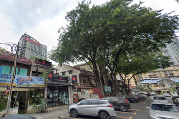 Adjoining Shops Renting to Bank @ High ROI